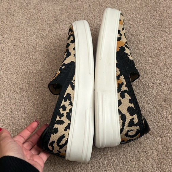 “DearFoams- Animal Print Slip On Sneakers size 6” - Picture 4 of 6